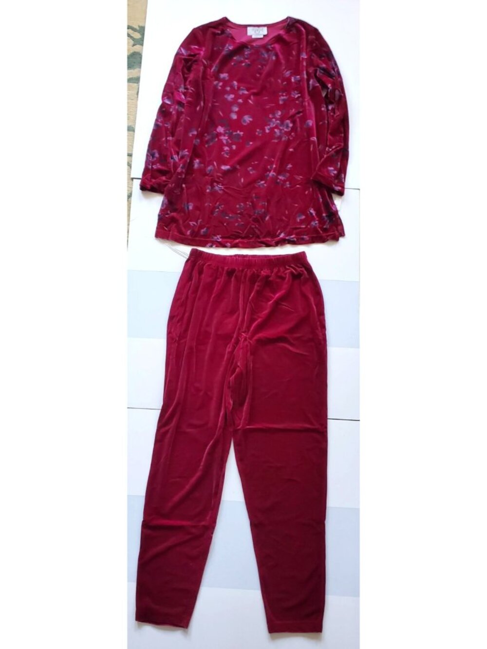 VINTAGE CERVELLE BURGUNDY VELVET VELOUR WOMENS 2-PIECE SUIT  L MADE IN USA NWT